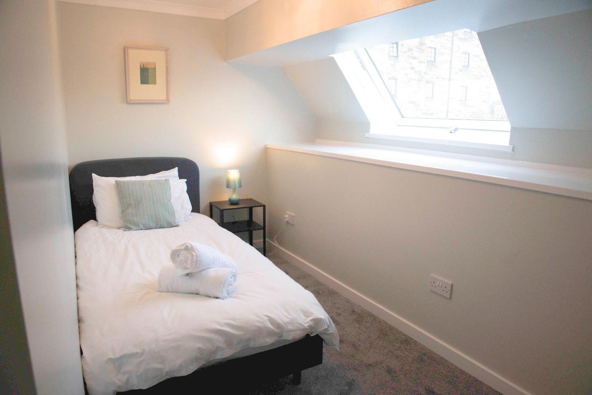 Fabulous Stylish Flat In Merchant City & Free Secure Parking Глазго Экстерьер фото